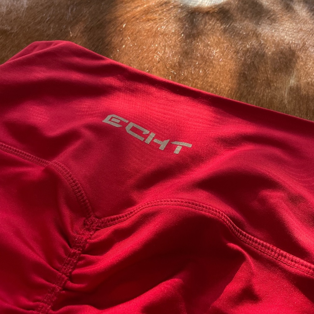 Red echt scrunch shorts